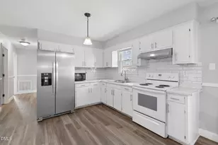 208 S Webb St, Selma, NC 27576 - Photo 7