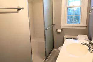 1400 Roslyn Dr, Burlington, NC 27215 - Photo 9