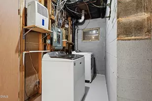 3704 Pembrook Pl, Raleigh, NC 27612 - Photo 47