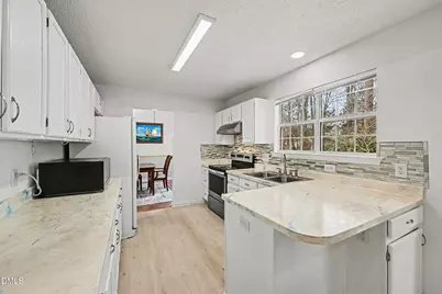 215 Trailview Drive, Cary, NC 27513 - Photo 9