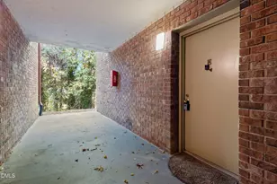 500 Umstead, Chapel Hill, NC 27516 - Photo 3