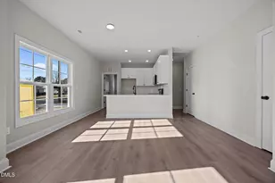 206 S Wall St, Benson, NC 27504 - Photo 9