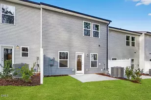 552 Barrington Row Ave, Zebulon, NC 27597 - Photo 9