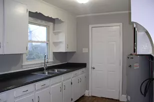 105 S Elizabeth St, Henderson, NC 27536 - Photo 5