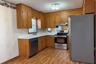 103 Byrd Dr, Dunn, NC 28334 - Photo 5