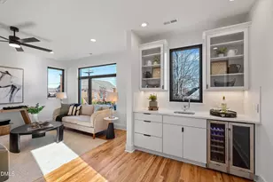 813 N Roxboro St, Durham, NC 27701 - Photo 9