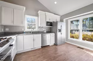 1117 Oakside Ct, Raleigh, NC 27609 - Photo 5