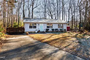 909 Bryn Mawr Ct, Apex, NC 27502 - Photo 3