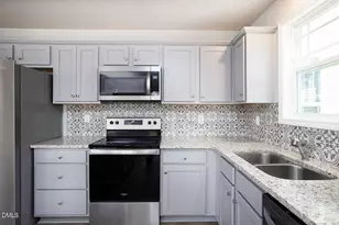 62 Flip Flop Cir, Four Oaks, NC 27524 - Photo 11