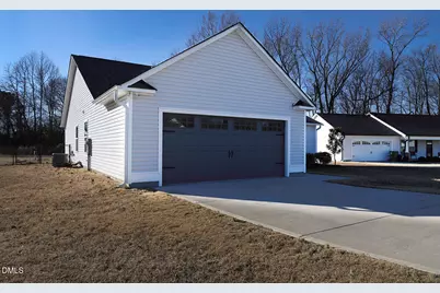 62 Flip Flop Circle, Four Oaks, NC 27524 - Photo 3