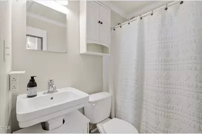 827 Daniels #D, Raleigh, NC 27605 - Photo 9