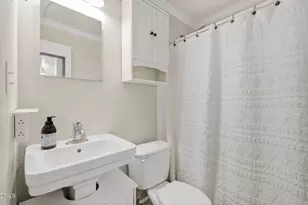 827 Daniels, Raleigh, NC 27605 - Photo 9