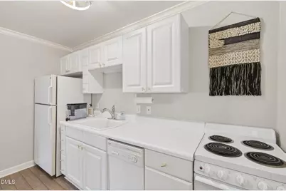 827 Daniels #D, Raleigh, NC 27605 - Photo 11