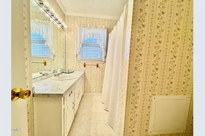 121 Cokesbury Court, Henderson, NC 27537 - Photo 15