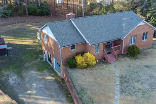 209 Arlington Cir, Sanford, NC 27330 - Photo 3