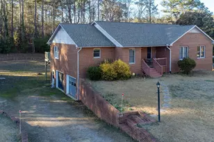 209 Arlington Cir, Sanford, NC 27330 - Photo 5