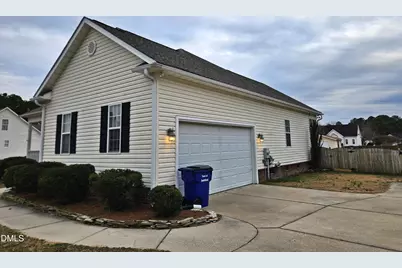 7 Edgewater Drive, Smithfield, NC 27577 - Photo 3