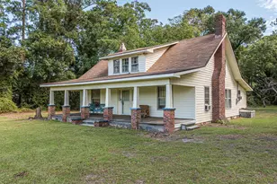 381 Royal Rd, Roseboro, NC 28382 - Photo 1