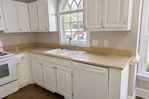 1306 Hampshire Ct, Raleigh, NC 27612 - Photo 9