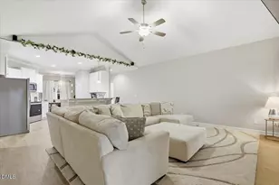 111 Oak St, Selma, NC 27576 - Photo 5