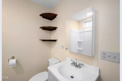 702 N Ivey Avenue, Siler City, NC 27344 - Photo 7