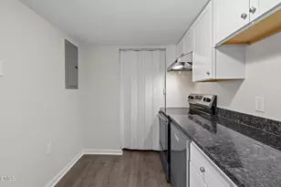 500 Umstead, Chapel Hill, NC 27516 - Photo 9