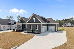 246 Deer Tail Ln, Fuquay Varina, NC 27526 - Photo 5