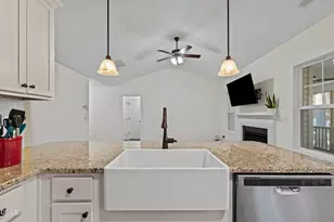 102 Lakeview Dr, Four Oaks, NC 27524 - Photo 13