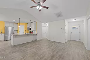 102 Lakeview Dr, Four Oaks, NC 27524 - Photo 7