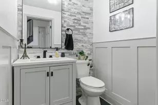 512 Stratford Dr, Zebulon, NC 27597 - Photo 7