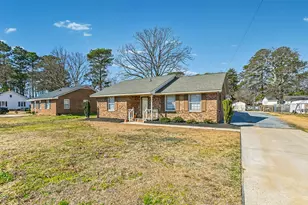 306 Chicopee Rd, Benson, NC 27504 - Photo 3