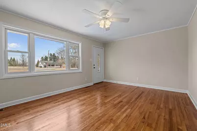 527 Glenwood Drive, Sanford, NC 27330 - Photo 9