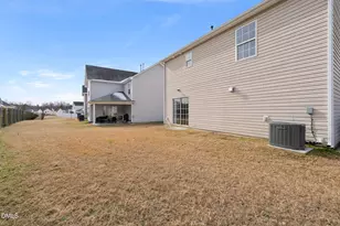 2609 Quarry Springs Rd, Raleigh, NC 27610 - Photo 37