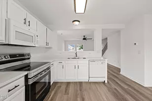 2609 Quarry Springs Rd, Raleigh, NC 27610 - Photo 15