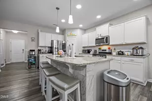 2252 Fairway Green Dr, Fuquay Varina, NC 27526 - Photo 3