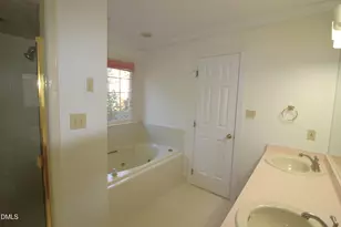 105 Keithwood Ln, Cary, NC 27511 - Photo 13