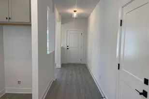 526 Middleton Ct, Sanford, NC 27330 - Photo 3