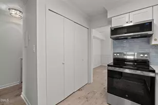 302 Oak Tree Dr, Chapel Hill, NC 27517 - Photo 11