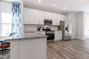 236 Courtside Dr, Dunn, NC 28334 - Photo 5