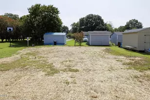 613 S Orange Ave, Dunn, NC 28334 - Photo 23