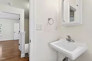 1900 Fairfield Dr, Raleigh, NC 27608 - Photo 19