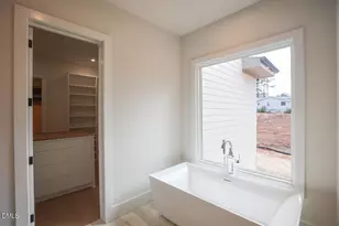 4119 Rockingham Dr, Raleigh, NC 27609 - Photo 9