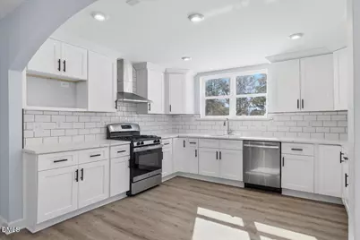 305 W Canary Street, Dunn, NC 28334 - Photo 19