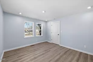 305 W Canary St, Dunn, NC 28334 - Photo 29