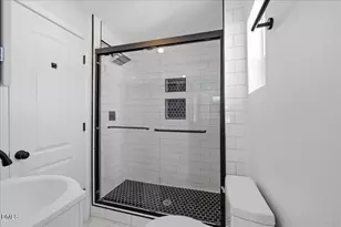 305 W Canary St, Dunn, NC 28334 - Photo 27