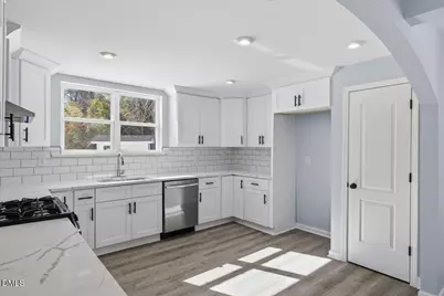 305 W Canary Street, Dunn, NC 28334 - Photo 21