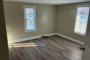 204 W Hill St, Benson, NC 27504 - Photo 9