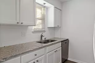 1102 Huntington Park Dr, Morrisville, NC 27560 - Photo 13