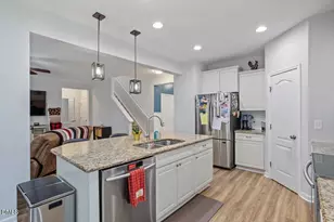 725 Harvest Point Dr, Fuquay Varina, NC 27526 - Photo 13