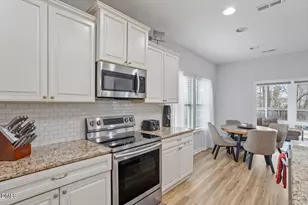 725 Harvest Point Dr, Fuquay Varina, NC 27526 - Photo 11